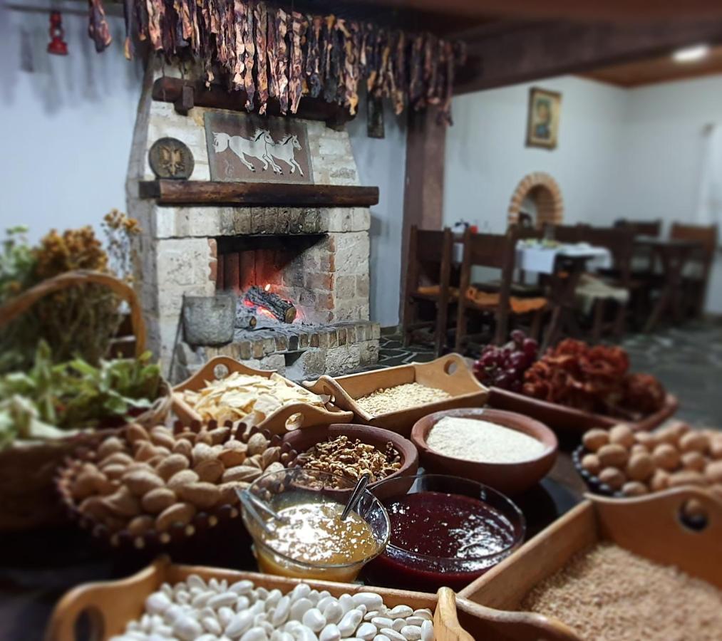 Farma Sotira Hotel Leskovik Kültér fotó